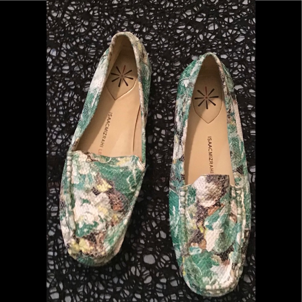 Issac Mizrahi- Live! green loafers w/driving soles